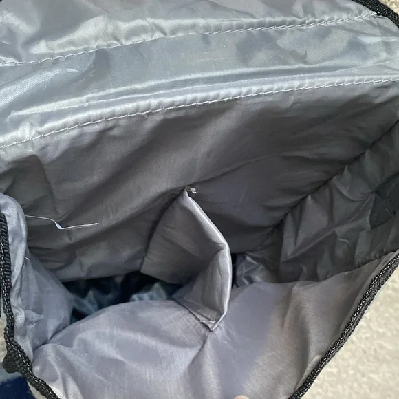 Insulated divided Wine Bag - Tequila Patrón Dufry San Juan, Puerto Rico 🇵🇷 - Picture 11 of 15